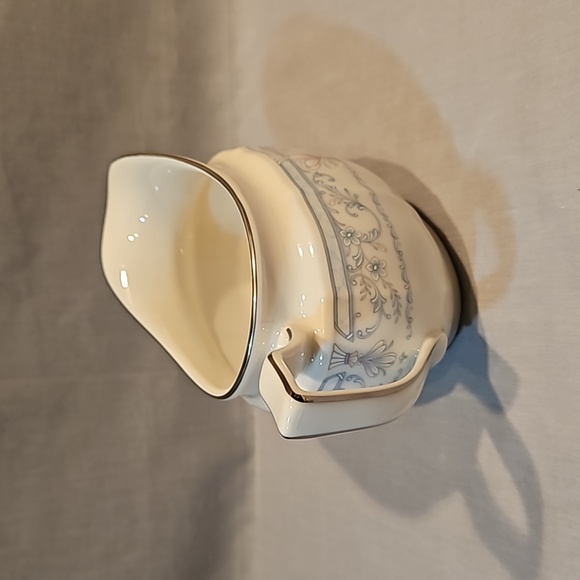 New Noritake Crown Flower 7324 Gravy Boat w/Underplate Ivory China - Picture 7 of 11